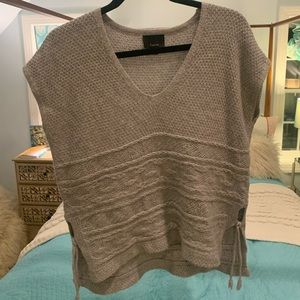 Short sleeve gray sweater from adorable boutique